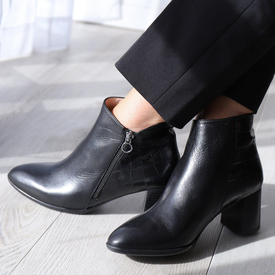 Hispanitas black ankle clearance boots