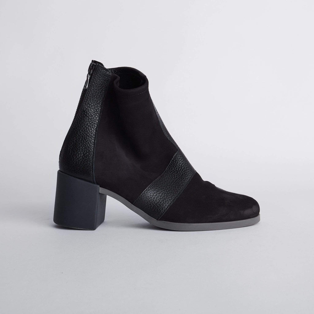 ARCHE MEDIUM HEELED ANKLE BOOTS ANGLOW